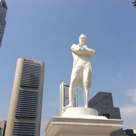 Sir Stamford Raffles Statue (Raffles' Landing Site) - Downtown Core - Parliament Lane