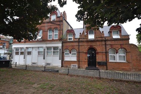 2 bed flat to rent in Station Road, London E7 - Zoopla