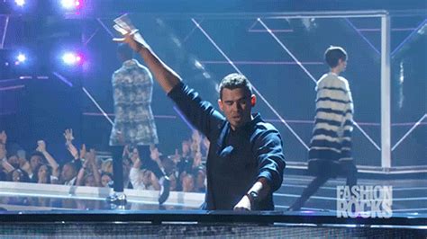 Models and confetti were the backdrop for Afrojack and Wrabel at Fashion Rocks! Watch their Ten ...