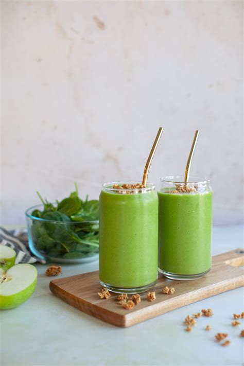 Easy Green Apple Smoothie (5 Ingredients!) - Joyfully Mad