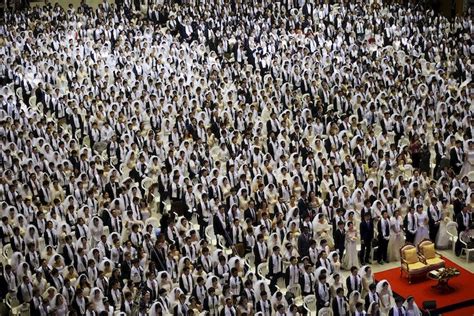 3,000 couples wed in ‘Moonie’ mass wedding in S. Korea (VIDEO) | Wedding couples, Church wedding ...