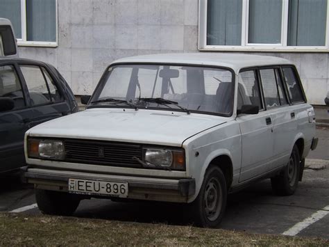 Lada 2104 | Lada 2104 seen in Kiskőrös, Hungary - March 2018… | Norbert Bánhidi | Flickr