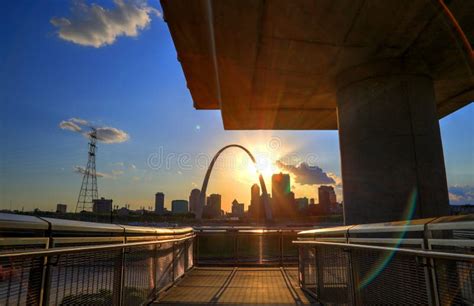 Sunset Over the Gateway Arch in St. Louis Stock Image - Image of place, famous: 97097053