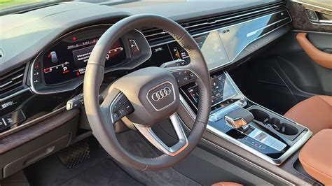 Audi Q7 Interior | Cabinets Matttroy