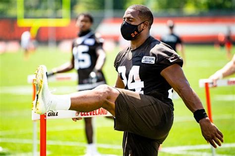 Nick Chubb Clears Concussion Protocol, Back at Practice - Sports Illustrated Cleveland Browns ...