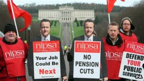 Panel reviewing Northern Ireland assembly members' pay to meet - BBC News