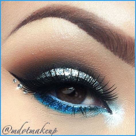 Sparkly silver glitter eye makeup by Michelle Dotdot (IG: @mdotmakeup) Silver Glitter Eye Makeup ...