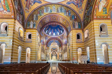 Interior View of the Cathedral Basilica of Saint Louis Editorial ...