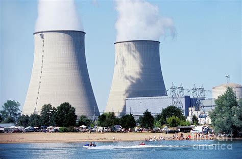 Nuclear Power Station Photograph by Patrick Landmann/science Photo Library