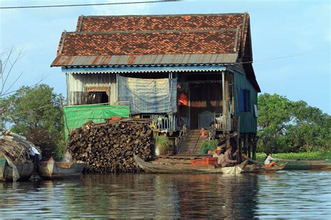 Adaptations to flooding: Houses are built on stilts while … | Flickr