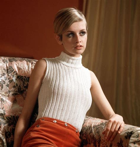 A Marvellous Collection of Photos of Dame Lesley Lawson aka Twiggy - Flashbak | Twiggy fashion ...