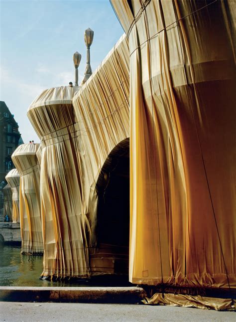 Christo and Jeanne-Claude | Projects | The Pont Neuf Wrapped | Christo ...