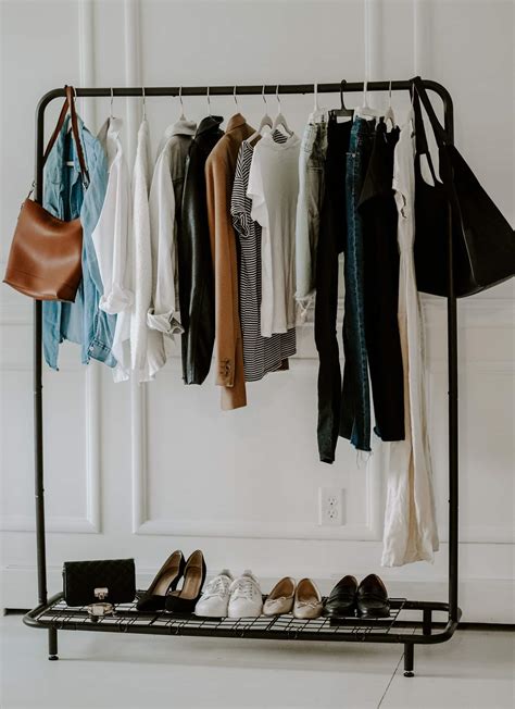 Capsule Wardrobe Ideas | 10 Pieces of Clothing to Mix and Match - MY CHIC OBSESSION