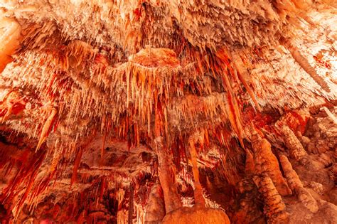 Huge limestone cave ceiling with stalactites hanging down | Photo Pathway | Limestone caves ...