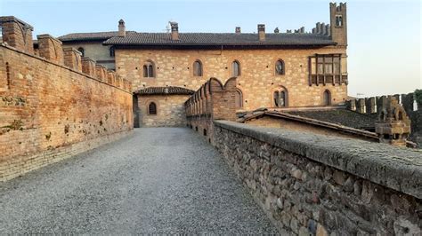 ปักพินโดย CastleHunting ใน Italy, Piedmont ในปี 2022