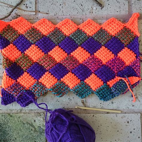 Crafty escapism: A new technique - Tunisian Simple Entrelac