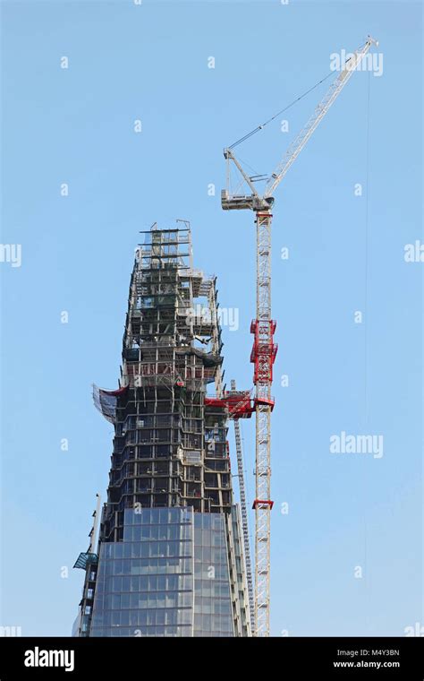 The shard construction hi-res stock photography and images - Alamy