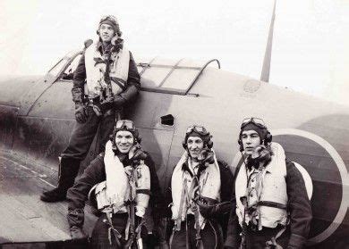 438 Squadron, RCAF Pilots and a Hawker Hurricane. | Wwii lessons, Air ...