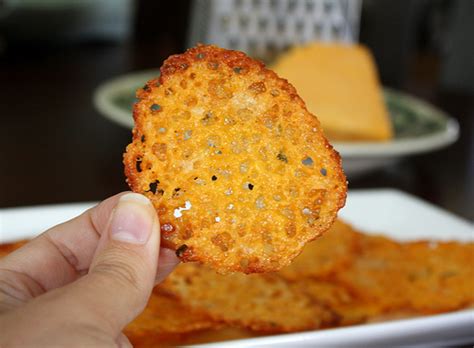 Homemade Baked Cheese Crisps RecipeApplePins.com