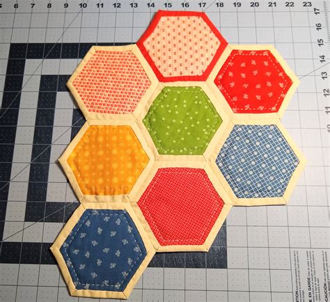 Little Penguin Quilts: Quilt as you go hexagons