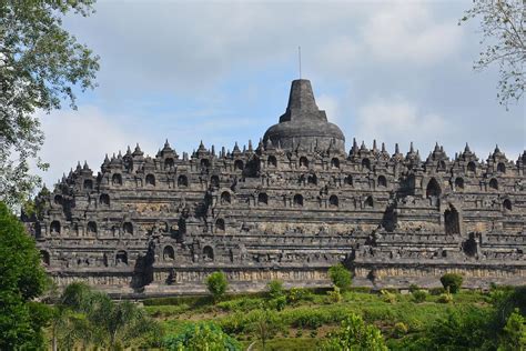 Sejarah Candi Borobudur: Warisan Dunia Peninggalan Dinasti Syailendra – Gramedia Literasi