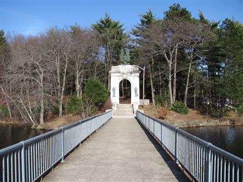 Memorial Bridge entrance to Island Grove Park, Abington, MA. | Island ...