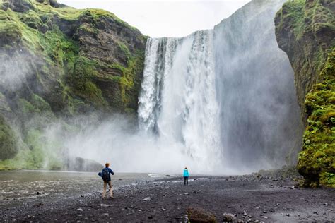 Skógafoss and the Amazing Waterfall Way Hike – Earth Trekkers