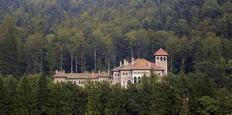 13 of the Best Castles in Romania (Photos)