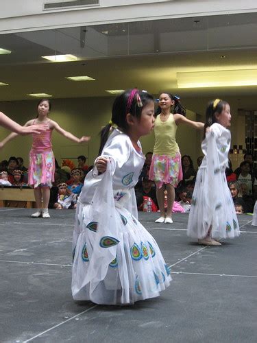 Cute girl from Meadowlark School | Chinese New Years at City… | Flickr
