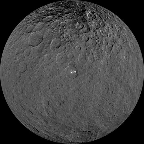 Nasa-Sonde Dawn: Nahaufnahmen von Ceres - WinFuture.de