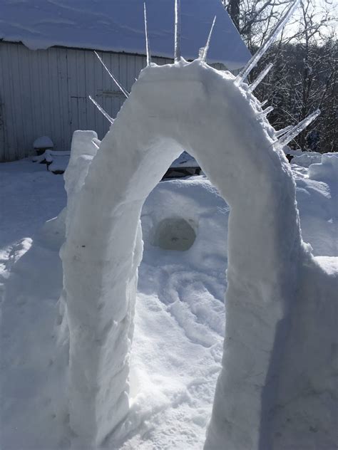 Snow fort building techniques from an expert - Cottage Life