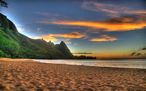 Top 10 Sunset Beaches, Oahu Hawaii | Found The World