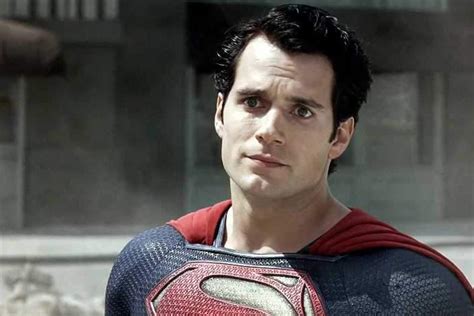 Time Is Running Out On Bringing Henry Cavill Back As Superman | GIANT ...