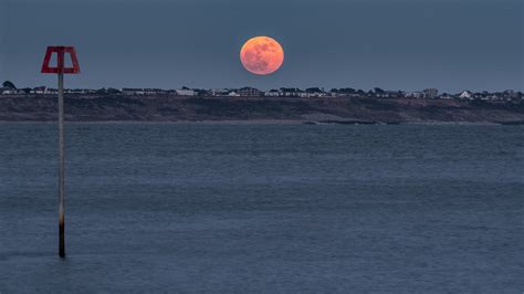 How to photograph a supermoon | Space