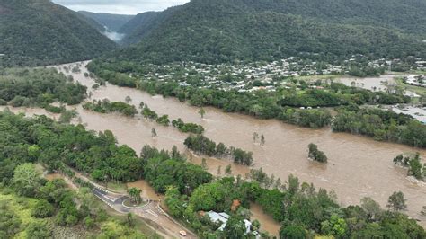 Cairns floods: Up to 1400 damaged homes as recovery cost to be billions | The Weekly Times