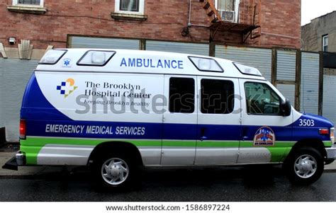 Brooklyn Hospital Center Emergency Services Ambulance Stock Photo 1586897224 | Shutterstock