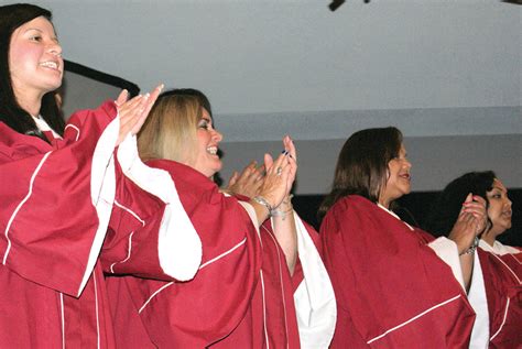 Praise Tabernacle Choir sings for dreams | Cranston Herald