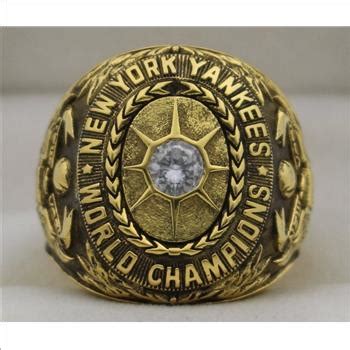 MLB New York Yankees 1923 World Series Replica Ring Size 10 | Property Room