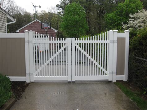 Vinyl Fencing