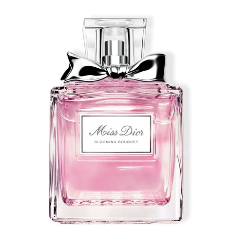 Perfumes florales: los más ricos para las mujeres que buscan un aroma elegante | Glamour