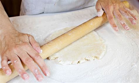 How to Make Pie Dough by Hand