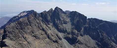 Cuillin Ridge Traverse – Skye Ridge Guides | Synergy Guides