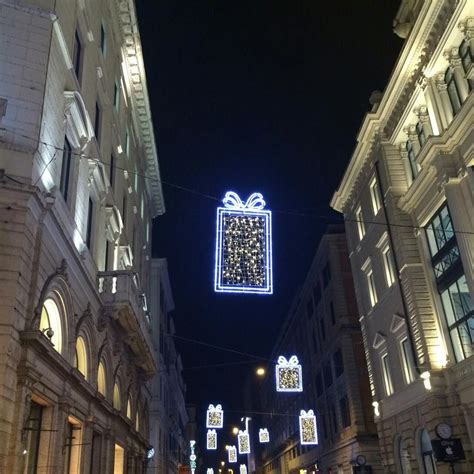 BuzzInRome on Twitter | Christmas in rome, Christmas light installation, Rome