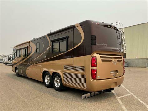 2005 MONACO SIGNATURE SERIES 42 CHATEAU IV CLASS A COACH DIESEL PUSHER MOTORHOME - True RV True RV