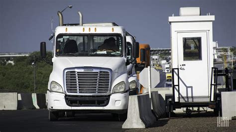 Mexican truckers unlikely to protest vaccine rules, industry observers say - FreightWaves