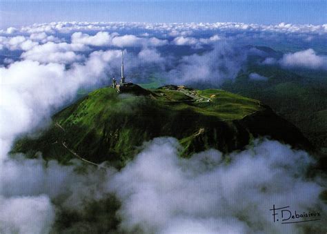 POSTCARD EXCHANGE: FRANCE - Auvergne Volcanoes