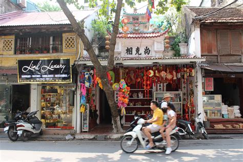 10 Things to Do in Hanoi Top Attractions, Historical Sites, Day Trips, and More! - TripsGo.net