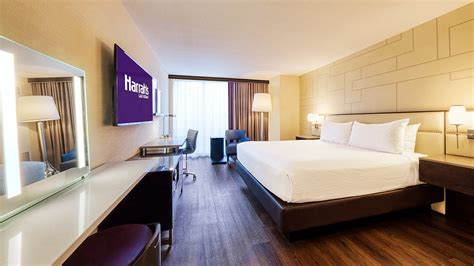 Las Vegas Strip Rooms & Suites - Harrah's Hotel & Casino