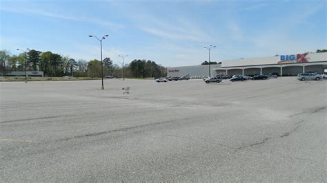 Average empty Kmart parking lot | Big Kmart #3122 (95,810 sq… | Flickr