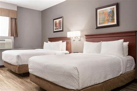 Days Inn Hamilton, ON - See Discounts